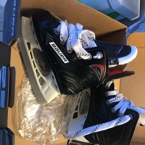 Bauer youth size 6 hockey skates
